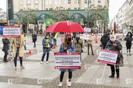 Demonstration der Beautybranche und Tattoostudios in Hamburg