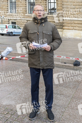 Demonstration der Beautybranche und Tattoostudios in Hamburg
