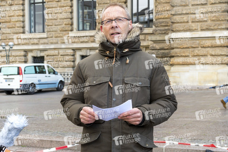 Demonstration der Beautybranche und Tattoostudios in Hamburg