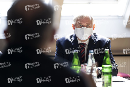 Karl-Josef Laumann besucht ein Caritas-Pflegeheim in Düsseldorf