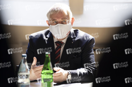 Karl-Josef Laumann besucht ein Caritas-Pflegeheim in Düsseldorf