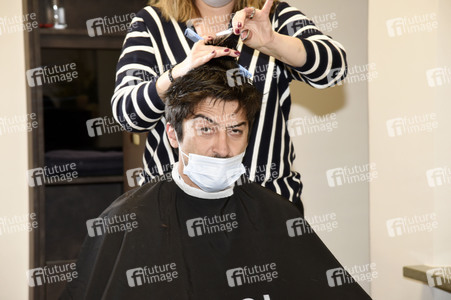 Friseurbesuch von Adrian Can in München