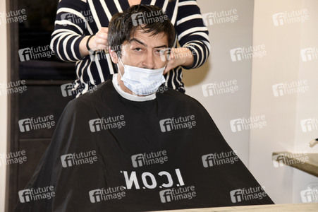 Friseurbesuch von Adrian Can in München