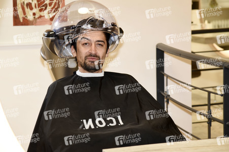 Friseurbesuch von Adrian Can in München