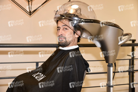 Friseurbesuch von Adrian Can in München