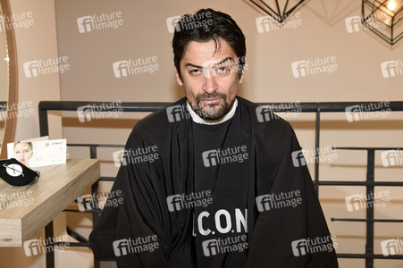 Friseurbesuch von Adrian Can in München