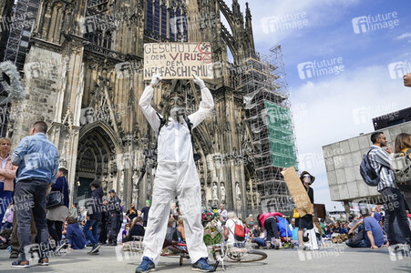 Corona-Demos in Köln