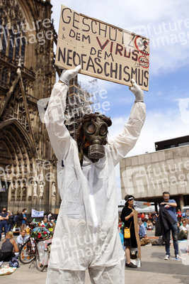 Corona-Demos in Köln