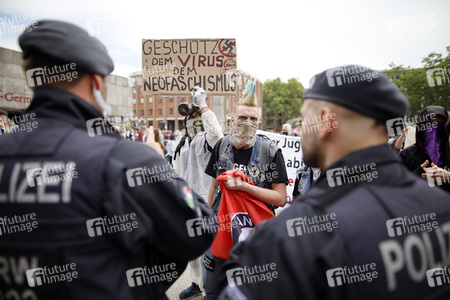 Corona-Demos in Köln