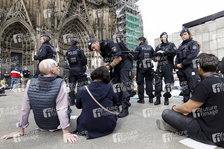 Corona-Demos in Köln