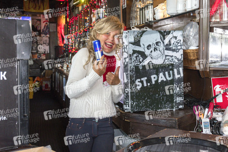 Wiedereröffnung der Rockkneipe 'Zwick St. Pauli' in Hamburg