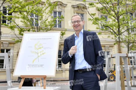 Baumspende für das Umfeld des Humboldt Forums in Berlin