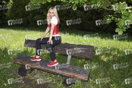 Fototermin mit Isabella Hübner und Angelika Zwerenz in Deining