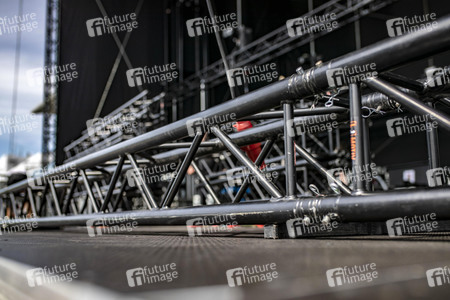 Bühnenaufbau für Autokonzerte in Erfurt