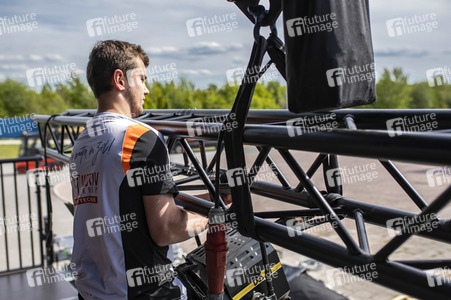 Bühnenaufbau für Autokonzerte in Erfurt