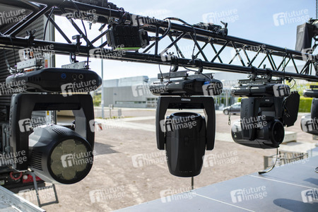 Bühnenaufbau für Autokonzerte in Erfurt