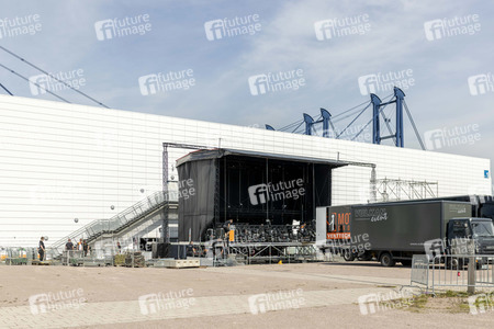 Bühnenaufbau für Autokonzerte in Erfurt