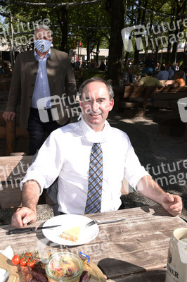 Wiedereröffnung vom Biergarten Paulaner n München