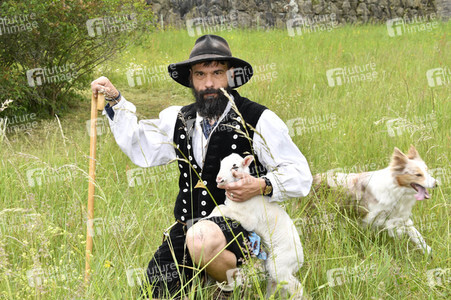 Ankunft der Schafe für die Beweidung von Wiesenflächen im Park Sanssouci in Potsdam