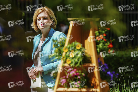 Pressetermin mit Julia Klöckner zum Weltbienentag in Berlin