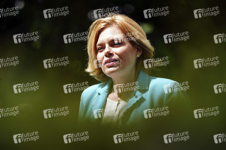 Pressetermin mit Julia Klöckner zum Weltbienentag in Berlin