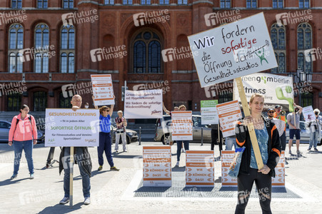 Kundgebung für die Wiedereröffnung von Sportstudios in Berlin