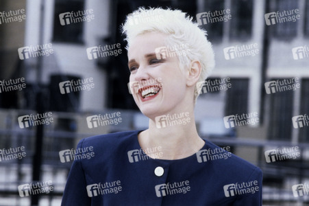 Modepräsentation mit Paula Yates in London