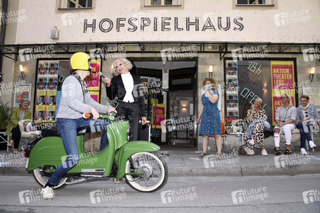 Chris Kolonko bei der Aktion 'Theater lebt' in München