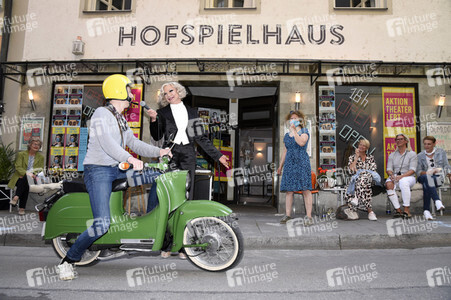 Chris Kolonko bei der Aktion 'Theater lebt' in München