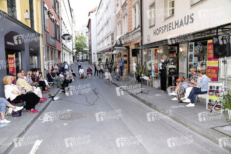 Chris Kolonko bei der Aktion 'Theater lebt' in München