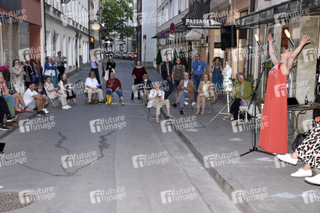 Chris Kolonko bei der Aktion 'Theater lebt' in München