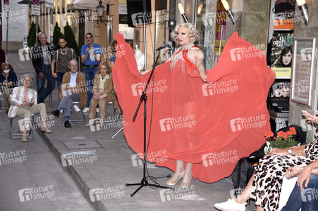 Chris Kolonko bei der Aktion 'Theater lebt' in München