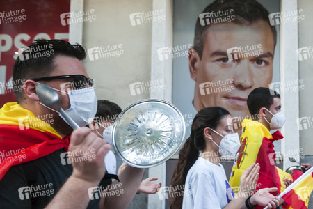 Proteste vor der PSOE-Zentrale in Madrid