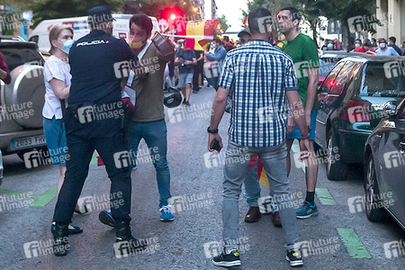 Proteste vor der PSOE-Zentrale in Madrid
