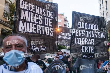 Proteste vor der PSOE-Zentrale in Madrid