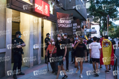 Proteste vor der PSOE-Zentrale in Madrid