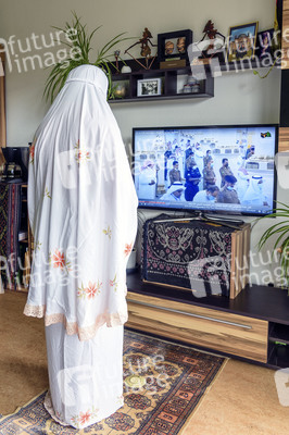 Symbolfoto Digital gemeinsam beten