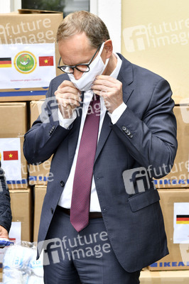 Spende von Masken und Handschuhen an die Stadt Berlin