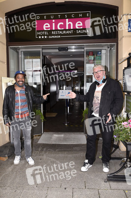 Fototermin mit Simon Pearce und Moses Wolff in München