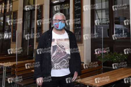 Fototermin mit Simon Pearce und Moses Wolff in München