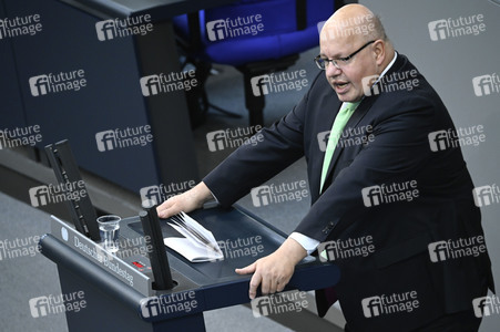 Aktuelle Stunde und Befragung der Bundesregierung in Berlin