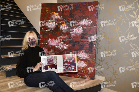 Simone von Anhalt im Friseursalon 'Figaro' in München