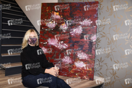 Simone von Anhalt im Friseursalon 'Figaro' in München