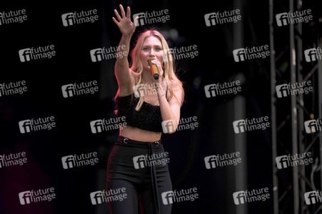 Autokultur-Konzert von Glasperlenspiel in Hannover