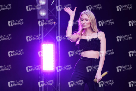 Autokultur-Konzert von Glasperlenspiel in Hannover