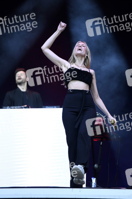 Autokultur-Konzert von Glasperlenspiel in Hannover