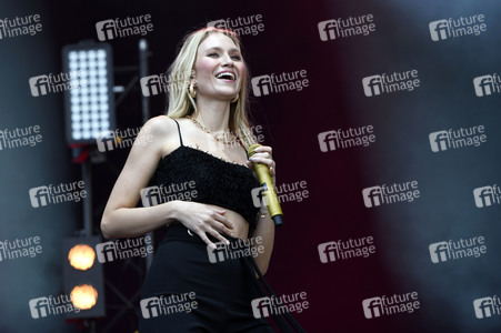 Autokultur-Konzert von Glasperlenspiel in Hannover