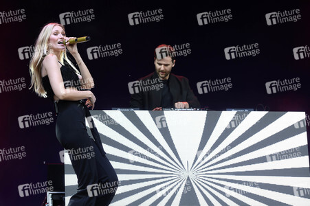 Autokultur-Konzert von Glasperlenspiel in Hannover