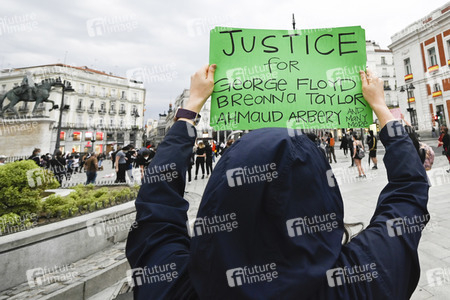 Gedenk-Kundgebung nach dem Tod von George Floyd in Madrid