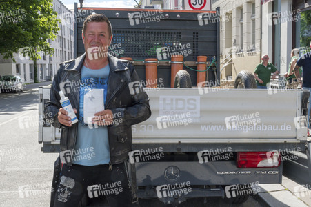 Rene Zierl bei einer Charity Aktion für Hilfsbedürftige in Hamburg